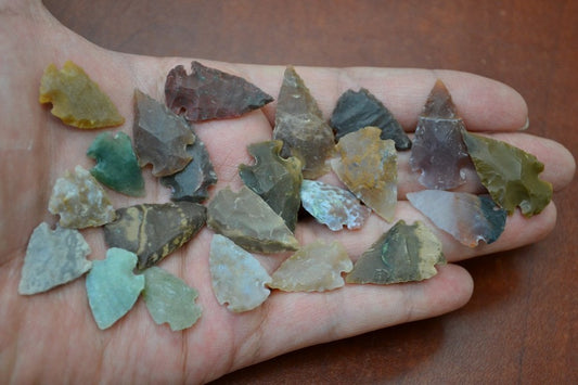 100 Pcs Tiny Small Assort Agate Stone Arrowheads